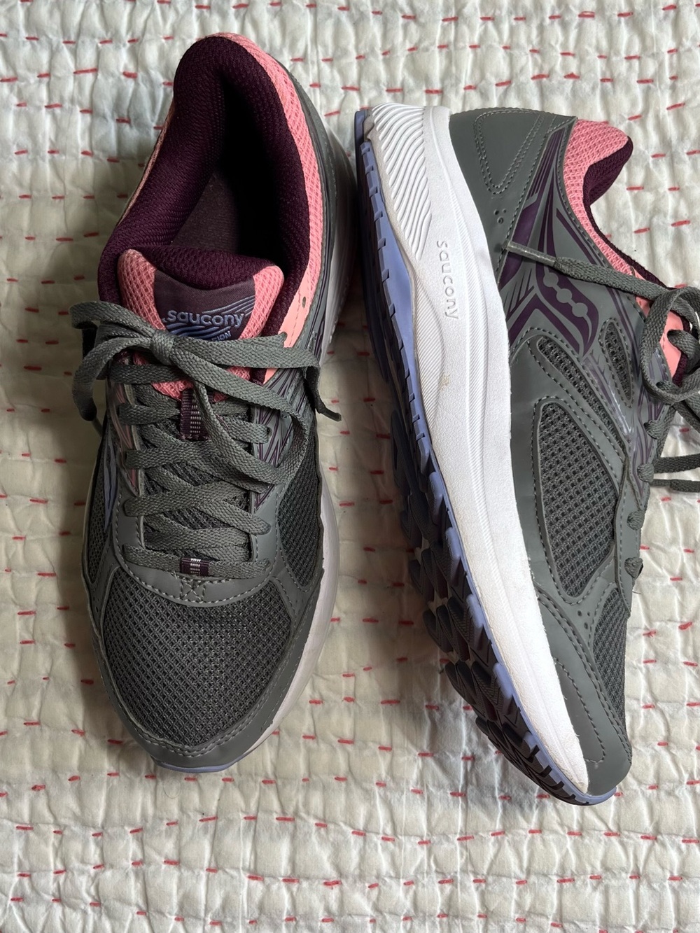 Saucony Women's Gray and Pink Athletic Running Shoes